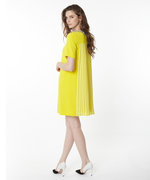 GRACE CONTINENTAL(グレースコンチネンタル)の「ビジュープリーツワンピース(ドレス・レディース・キナリ/イエロー/ピンク・36/38)」の17枚目の写真