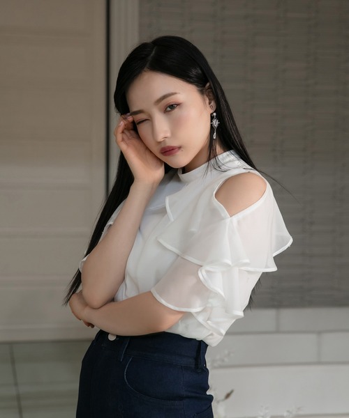 ANDGEEBEE(アンジービー)の「シフォンフリルトップス(その他トップス・レディース・ブラック/ホワイト・MEDIUM)」の3枚目の写真