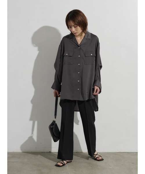 rem closet(レムクローゼット)の「2wayスリーブシャツ(シャツ/ブラウス・レディース・ダークグレー/アイボリー・FREE)」の6枚目の写真