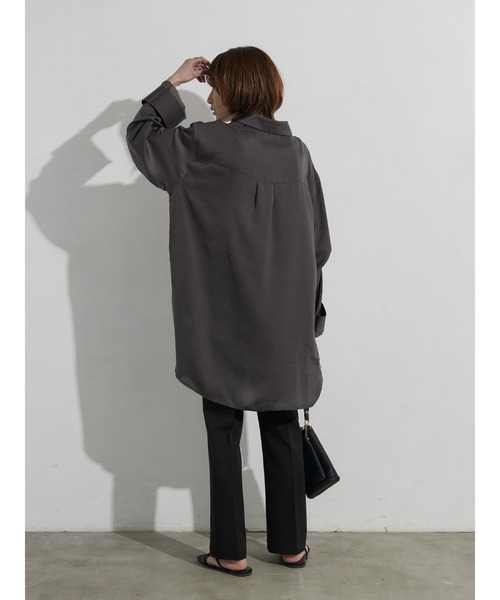 rem closet(レムクローゼット)の「2wayスリーブシャツ(シャツ/ブラウス・レディース・ダークグレー/アイボリー・FREE)」の10枚目の写真