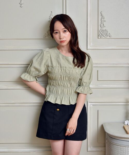 ems excite（エムズエキサイト）の「シャーリングボレロBL（シャツ/ブラウス・レディース・グリーン/ホワイト/ブラック・FREE）」の5枚目の写真