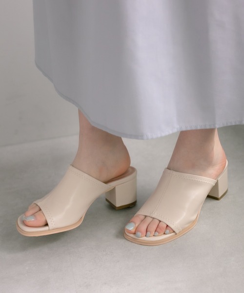 OLIVE des OLIVE(オリーブデオリーブ)の「シンプルミュール(サンダル・レディース・ブラック/オフホワイト/イエロー・SMALL/MEDIUM/LARGE)」の5枚目の写真