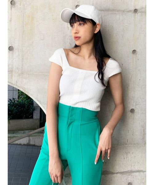 EMODA（エモダ）の「ワイドストラップニットタンクトップ（タンクトップ・レディース・ブラック/ホワイト/キャメル/ブルー・FREE）」の10枚目の写真