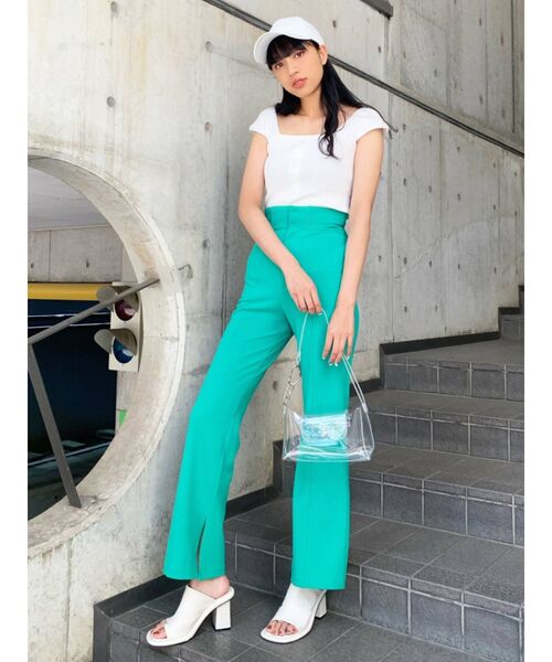 EMODA（エモダ）の「ワイドストラップニットタンクトップ（タンクトップ・レディース・ブラック/ホワイト/キャメル/ブルー・FREE）」の11枚目の写真