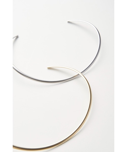 Aunt Marie's(アントマリーズ)の「ラウンドフォルムチョーカー / ネックカフ(チョーカー・レディース・ゴールド/シルバー・FREE)」の4枚目の写真