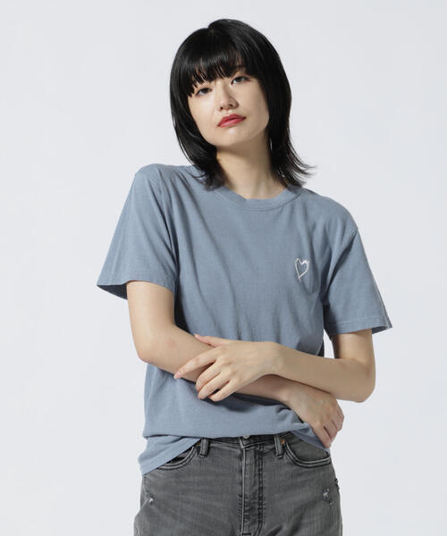 Kare/ME(カーミー)の「Kare/ME(カーミー) ハート刺繍Tシャツ(Tシャツ/カットソー・レディース・ブラック/ブルー/グリーン/ホワイト・SMALL/S/S)」の10枚目の写真