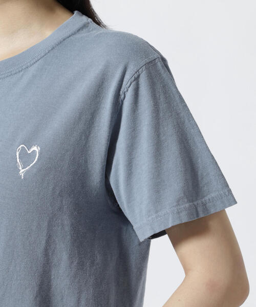 Kare/ME(カーミー)の「Kare/ME(カーミー) ハート刺繍Tシャツ(Tシャツ/カットソー・レディース・ブラック/ブルー/グリーン/ホワイト・SMALL/S/S)」の16枚目の写真