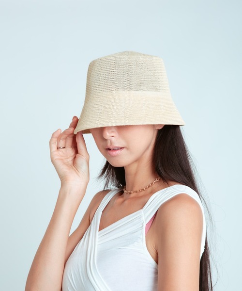COLOR TOKYO ACCESSORIES(カラートウキョウアクセサリー)の「ペーパーバケットハット(ハット・レディース・アイボリー/ブラック/ベージュ・FREE)」の2枚目の写真