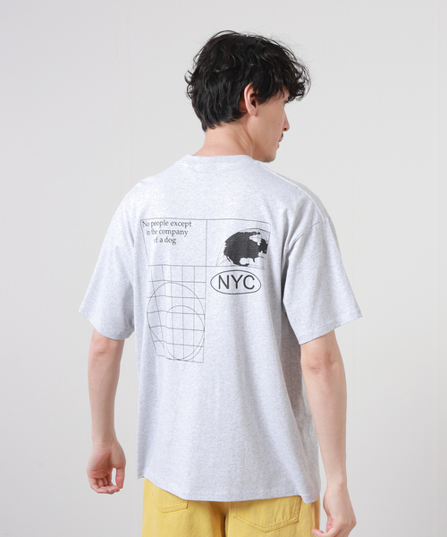Russell Athletic（ラッセルアスレティック）の「【Russell Athletic/ラッセル アスレティック】NYC クルーネック Tシャツ（Tシャツ/カットソー・メンズ・ホワイト系その他/ホワイト/ベージュ/グレー・LARGE/X-LARGE/MEDIUM）」の4枚目の写真