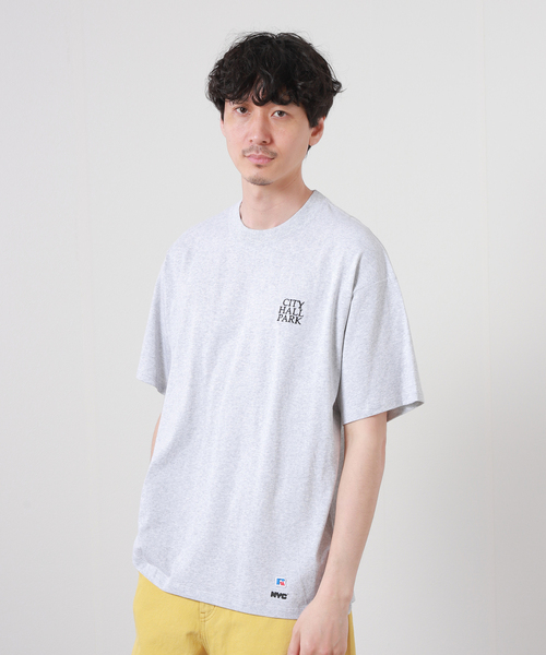 Russell Athletic（ラッセルアスレティック）の「【Russell Athletic/ラッセル アスレティック】NYC クルーネック Tシャツ（Tシャツ/カットソー・メンズ・ホワイト系その他/ホワイト/ベージュ/グレー・LARGE/X-LARGE/MEDIUM）」の5枚目の写真