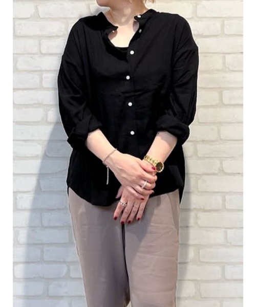 Te chichi TERRASSE（テチチテラス）の「リネン混バンドカラーオーバーシャツ（シャツ/ブラウス・レディース・ブラック/グリーン/モカ・ﾌﾘ-）」の2枚目の写真