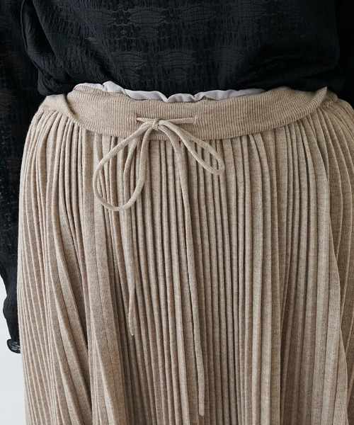 PUAL CE CIN(ピュアルセシン)の「針抜きプリーツスカート(スカート・レディース・ブラック/ベージュ・FREE)」の4枚目の写真