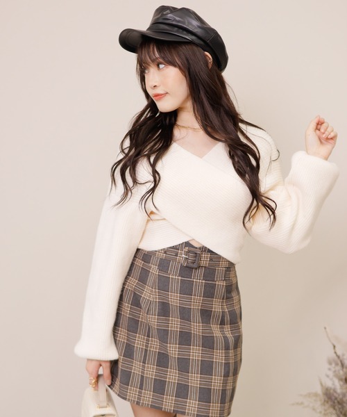 LIPSERVICE(リップサービス)の「ワイドクロスショートニット(ニット/セーター・レディース・ホワイト/レッド/ベージュ/ピンク/パープル/ブラック・FREE)」の7枚目の写真