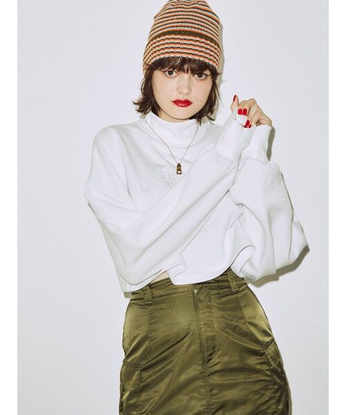 jouetie（ジュエティ）の「エンボスロゴプルオーバー（スウェット・レディース・オフホワイト/ブラック/ブルー・MEDIUM）」の12枚目の写真