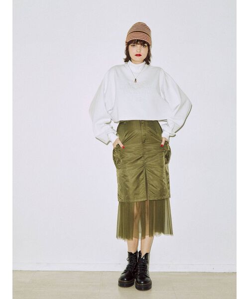 jouetie（ジュエティ）の「エンボスロゴプルオーバー（スウェット・レディース・オフホワイト/ブラック/ブルー・MEDIUM）」の14枚目の写真