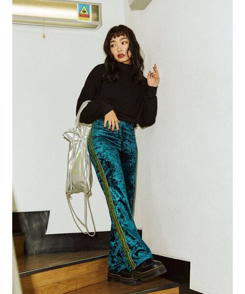 jouetie（ジュエティ）の「エンボスロゴプルオーバー（スウェット・レディース・オフホワイト/ブラック/ブルー・MEDIUM）」の21枚目の写真