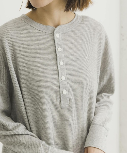 HANES（ヘインズ）の「Hanes　Thermal Henly Neck（Tシャツ/カットソー・レディース・ブラック/グレー/オフホワイト・FREE）」の13枚目の写真