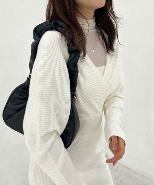 Lamoa（ラモア）の「Lamoa/Vネック カシュクール ニットワンピース（ワンピース・レディース・アイボリー/ブラック/ブラウン/ベージュ/ピンク・FREE）」の7枚目の写真