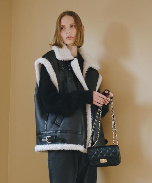 AULENTTI（オウレンティ）の「＜AULENTTI＞キルティング チェーン ショルダー バッグ（ショルダーバッグ・レディース・ブラック/ベージュ・FREE）」の4枚目の写真