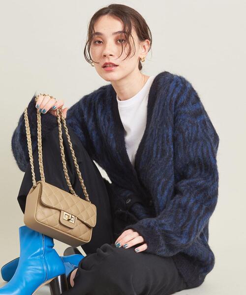 AULENTTI（オウレンティ）の「＜AULENTTI＞キルティング チェーン ショルダー バッグ（ショルダーバッグ・レディース・ブラック/ベージュ・FREE）」の7枚目の写真