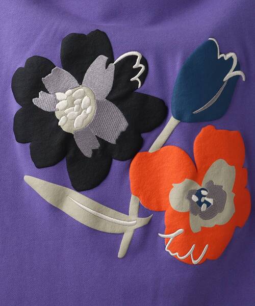 tk.TAKEO KIKUCHI(ティーケータケオキクチ)の「◆ぽっぷフラワースウェット(ユニセックスアイテム)(スウェット・メンズ・ブラック/ブルー/ライトグレー系6/パープル系・01/02/03)」の11枚目の写真