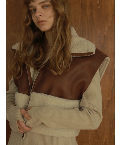 AMAIL（アマイル）の「Docking boa vest（ベスト・レディース・ブラック/ブラウン・FREE）」の3枚目の写真