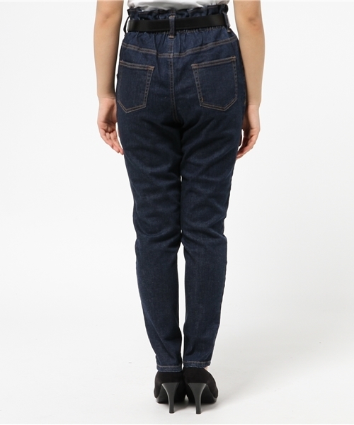 one after another NICE CLAUP（ワンアフターアナザーナイスクラップ）の「【Ray8月号掲載 ナイスクラップ】ベルト付ハイウエストテーパードパンツ（その他パンツ・レディース・オフホワイト/ブルー/ネイビー・FREE）」の6枚目の写真