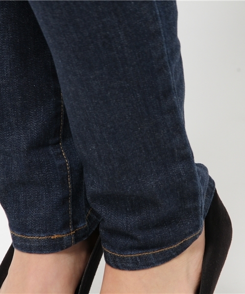 one after another NICE CLAUP（ワンアフターアナザーナイスクラップ）の「【Ray8月号掲載 ナイスクラップ】ベルト付ハイウエストテーパードパンツ（その他パンツ・レディース・オフホワイト/ブルー/ネイビー・FREE）」の10枚目の写真