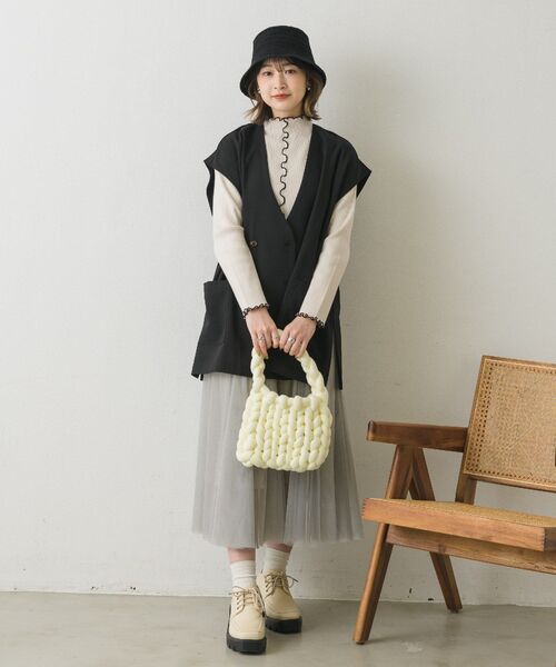 RETRO GIRL(レトロガール)の「ベルト付きゆるベスト(ベスト・レディース・ライトベージュ/ブラック/ライトグレー・FREE)」の4枚目の写真