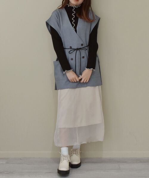 RETRO GIRL(レトロガール)の「ベルト付きゆるベスト(ベスト・レディース・ライトベージュ/ブラック/ライトグレー・FREE)」の18枚目の写真