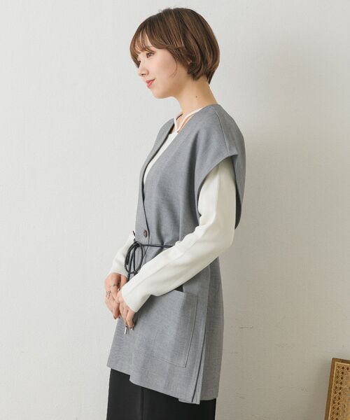 RETRO GIRL(レトロガール)の「ベルト付きゆるベスト(ベスト・レディース・ライトベージュ/ブラック/ライトグレー・FREE)」の21枚目の写真