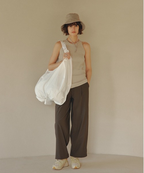 HELLY HANSEN(ヘリーハンセン)の「【emmi×HELLY HANSEN】W Water Rashguard Wide Pants(その他パンツ・レディース・ブラウン・MEDIUM/LARGE)」の2枚目の写真