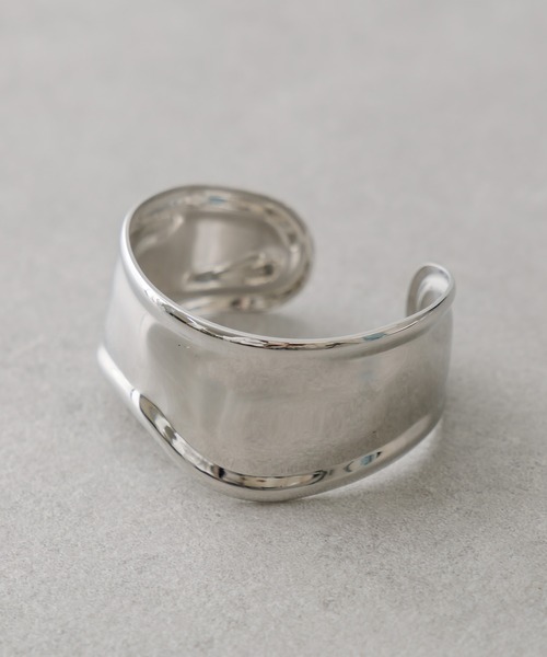 mystic（ミスティック）の「[Eau]wide bangle（バングル/リストバンド・レディース・シルバー・ONE SIZE）」の4枚目の写真