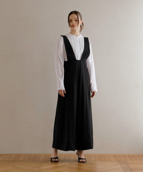 MIELI INVARIANT(ミエリインヴァリアント)の「Wide Strap Salopette Pants(サロペット/オーバーオール・レディース・ブラック/ホワイト系その他・FREE)」の2枚目の写真