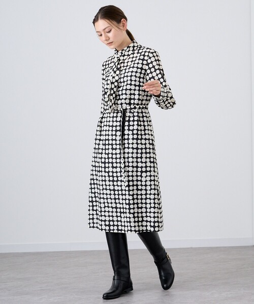 ANAYI（アナイ）の「カラードットプリントボウタイサック ワンピース