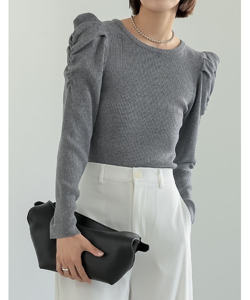 Re:EDIT(リエディ)の「ショルダータックパフスリーブクルーネックニットトップス(ニット/セーター・レディース・アイボリー/ブラック/ブラック系その他/グレー・MEDIUM/LARGE)」の12枚目の写真
