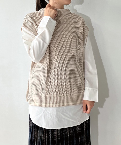 AS KNOW AS plus（アズノゥアズプラス）の「☆あぜ編みベストセット風シャツ（ニット/セーター・レディース・ダークグリーン/チャコールグレー/モスグリーン/ダークブルー/ライトベージュ/ネイビー系/杢グレー/グリーン系/グレイッシュブルー/ベージュ系/グレー系/アイボリー系1/ネイビー系1/ブラウン系1/グレー系1/その他1/グリーン系1・FREE）」の7枚目の写真