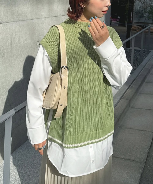 AS KNOW AS plus（アズノゥアズプラス）の「☆あぜ編みベストセット風シャツ（ニット/セーター・レディース・ダークグリーン/チャコールグレー/モスグリーン/ダークブルー/ライトベージュ/ネイビー系/杢グレー/グリーン系/グレイッシュブルー/ベージュ系/グレー系/アイボリー系1/ネイビー系1/ブラウン系1/グレー系1/その他1/グリーン系1・FREE）」の12枚目の写真