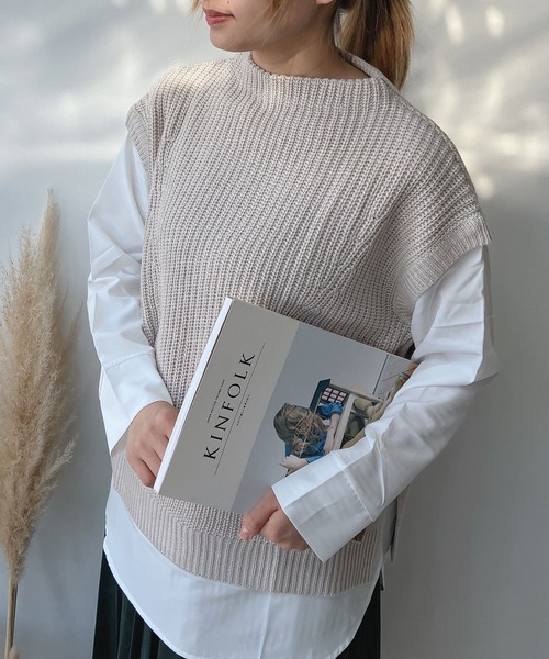 AS KNOW AS plus（アズノゥアズプラス）の「☆あぜ編みベストセット風シャツ（ニット/セーター・レディース・ダークグリーン/チャコールグレー/モスグリーン/ダークブルー/ライトベージュ/ネイビー系/杢グレー/グリーン系/グレイッシュブルー/ベージュ系/グレー系/アイボリー系1/ネイビー系1/ブラウン系1/グレー系1/その他1/グリーン系1・FREE）」の6枚目の写真