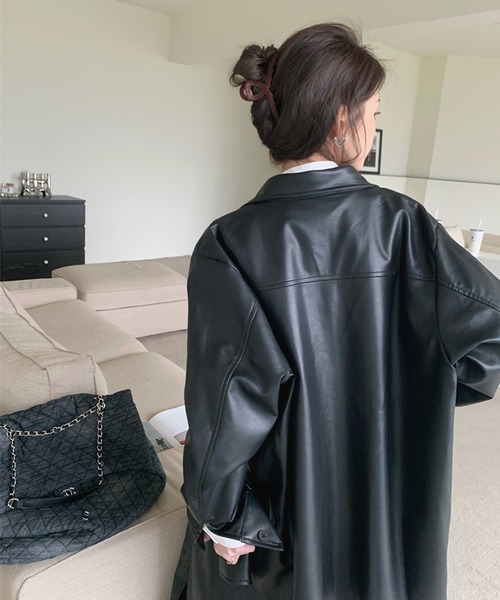VitaFelice（ヴィータフェリーチェ）の「オーバーサイズ  フェイクレザー シャツ ジャケット（その他アウター・レディース・ブラック・MEDIUM/SMALL）」の6枚目の写真