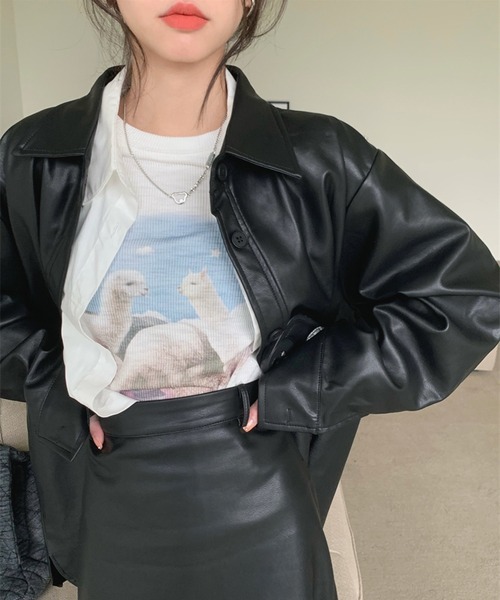 VitaFelice（ヴィータフェリーチェ）の「オーバーサイズ  フェイクレザー シャツ ジャケット（その他アウター・レディース・ブラック・MEDIUM/SMALL）」の3枚目の写真