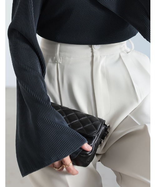 Re:EDIT（リエディ）の「リップルプリーツフレアスリーブトップス（Tシャツ/カットソー・レディース・ブラック/チャコールグレー/アイボリー・MEDIUM/LARGE）」の12枚目の写真