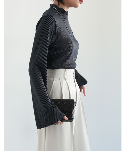 Re:EDIT（リエディ）の「リップルプリーツフレアスリーブトップス（Tシャツ/カットソー・レディース・ブラック/チャコールグレー/アイボリー・MEDIUM/LARGE）」の13枚目の写真