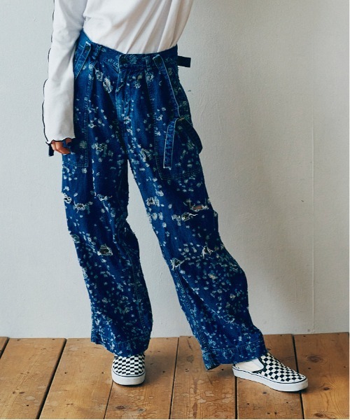 RNA(アールエヌエー)の「R4162 サスペンダータックパンツ(その他パンツ・レディース・ライトブルー・MEDIUM)」の16枚目の写真