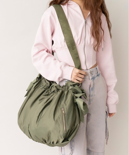 Casselini（キャセリーニ）の「Casselini(キャセリーニ)ビッグサイドダブルリボンバッグ（ショルダーバッグ・レディース・アイボリー/ブラック/ネイビー/カーキ/レッド/イエロー/パープル/ブルー/ホワイト・FREE）」の5枚目の写真