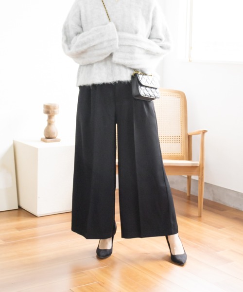 CLETTE(クレット)の「センタープレスワイドパンツ(スラックス・レディース・アイボリー/ブラック/グレー・3L/LL/4L)」の1枚目の写真