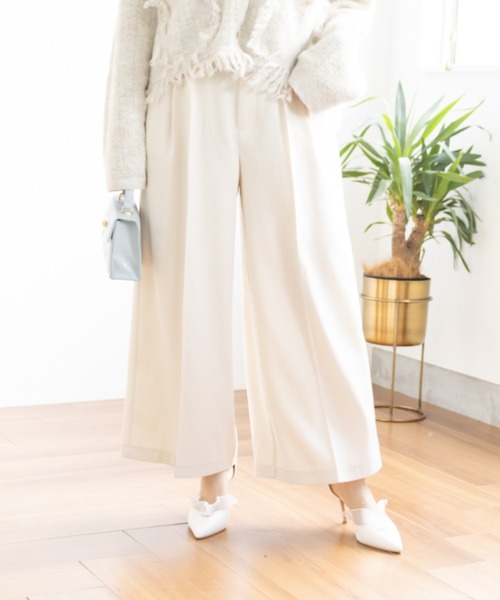 CLETTE(クレット)の「センタープレスワイドパンツ(スラックス・レディース・アイボリー/ブラック/グレー・3L/LL/4L)」の7枚目の写真