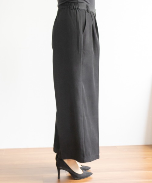 CLETTE(クレット)の「センタープレスワイドパンツ(スラックス・レディース・アイボリー/ブラック/グレー・3L/LL/4L)」の19枚目の写真