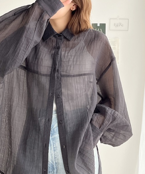 classicalelf（クラシカルエルフ）の「上品なシアー感。シアーワッシャー切替ビッグシャツ（シャツ/ブラウス・レディース・グリーン/ピンクベージュ/アイボリー/チャコールグレー・X-LARGE/SMALL/MEDIUM/LARGE）」の2枚目の写真