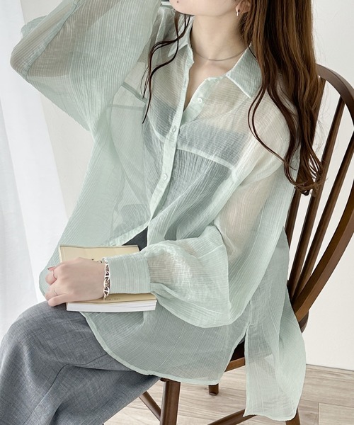 classicalelf（クラシカルエルフ）の「上品なシアー感。シアーワッシャー切替ビッグシャツ（シャツ/ブラウス・レディース・グリーン/ピンクベージュ/アイボリー/チャコールグレー・X-LARGE/SMALL/MEDIUM/LARGE）」の3枚目の写真